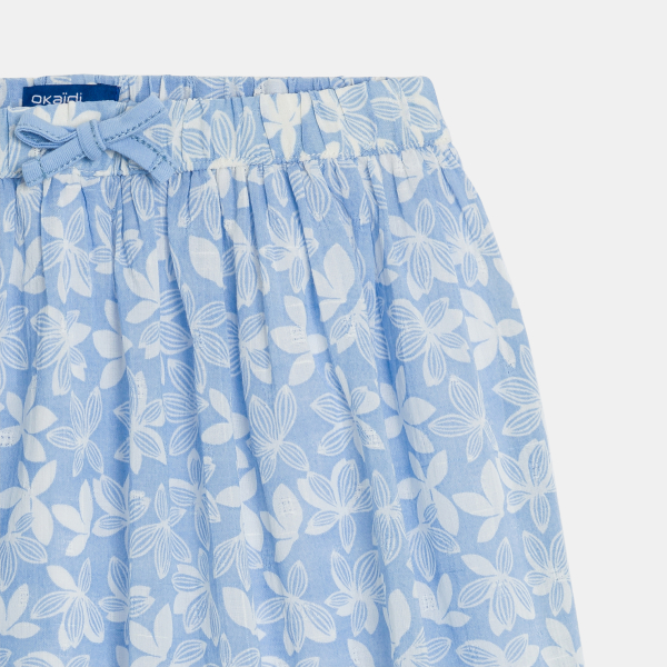 تنورة زرقاء اللون مطبوعة وبها كشكشة للفتيات